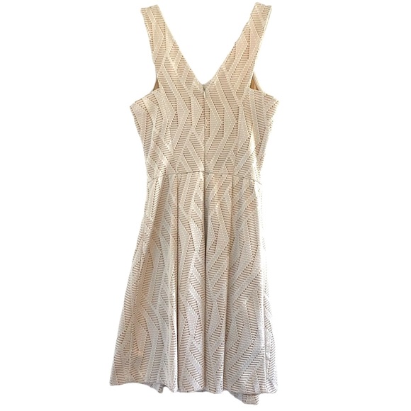 NWT Love… Ady Fit & Flare Mini Sleeveless V-Neck Dress in Ivory/Nude - Picture 5 of 9
